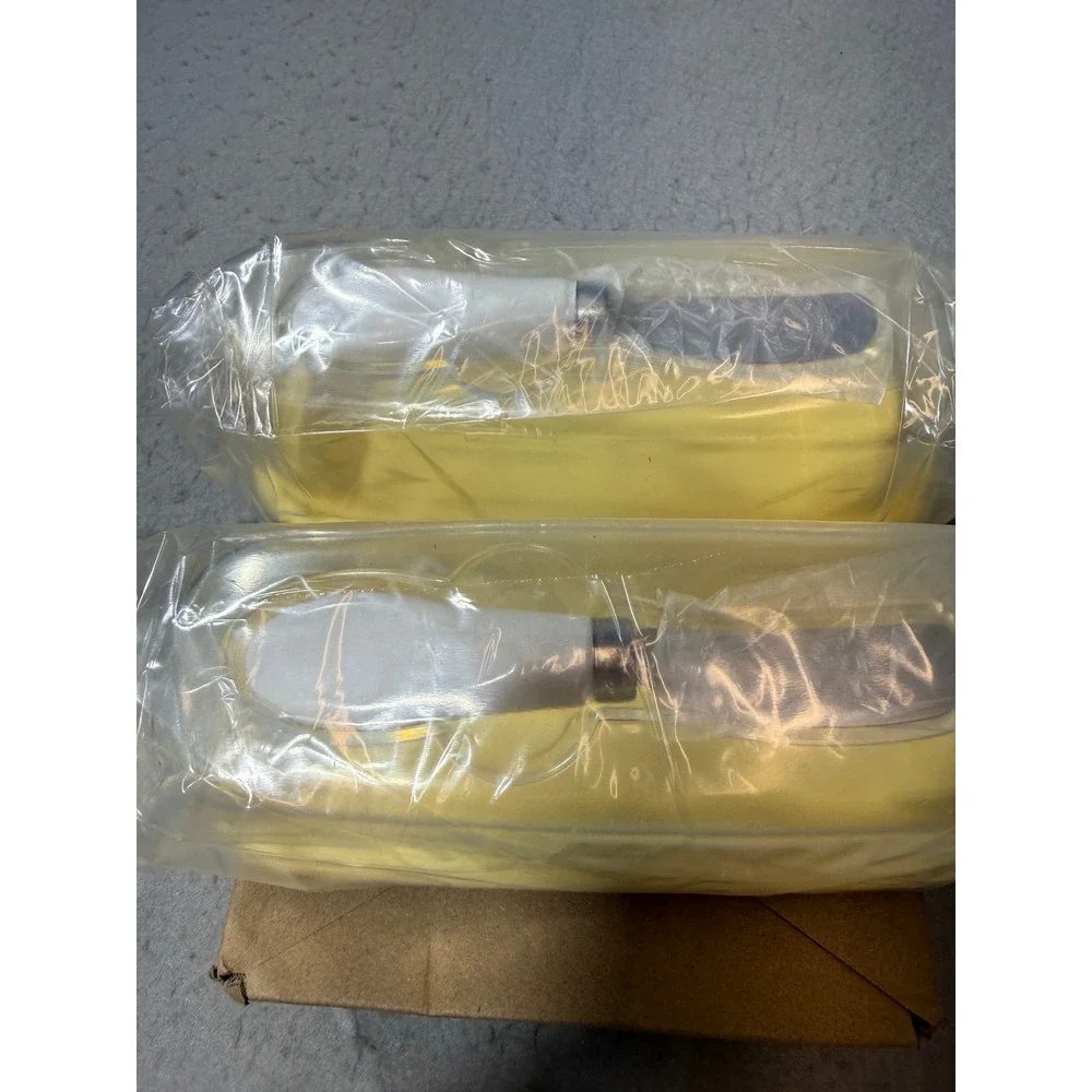 Unbranded Butter Dish Set 2pc Yellow White NEW Plastic with Spreaders